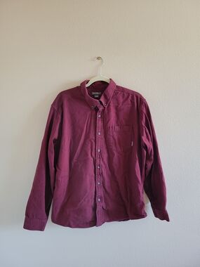Eddie Bauer Men's Button-Down Shirt in Burgundy